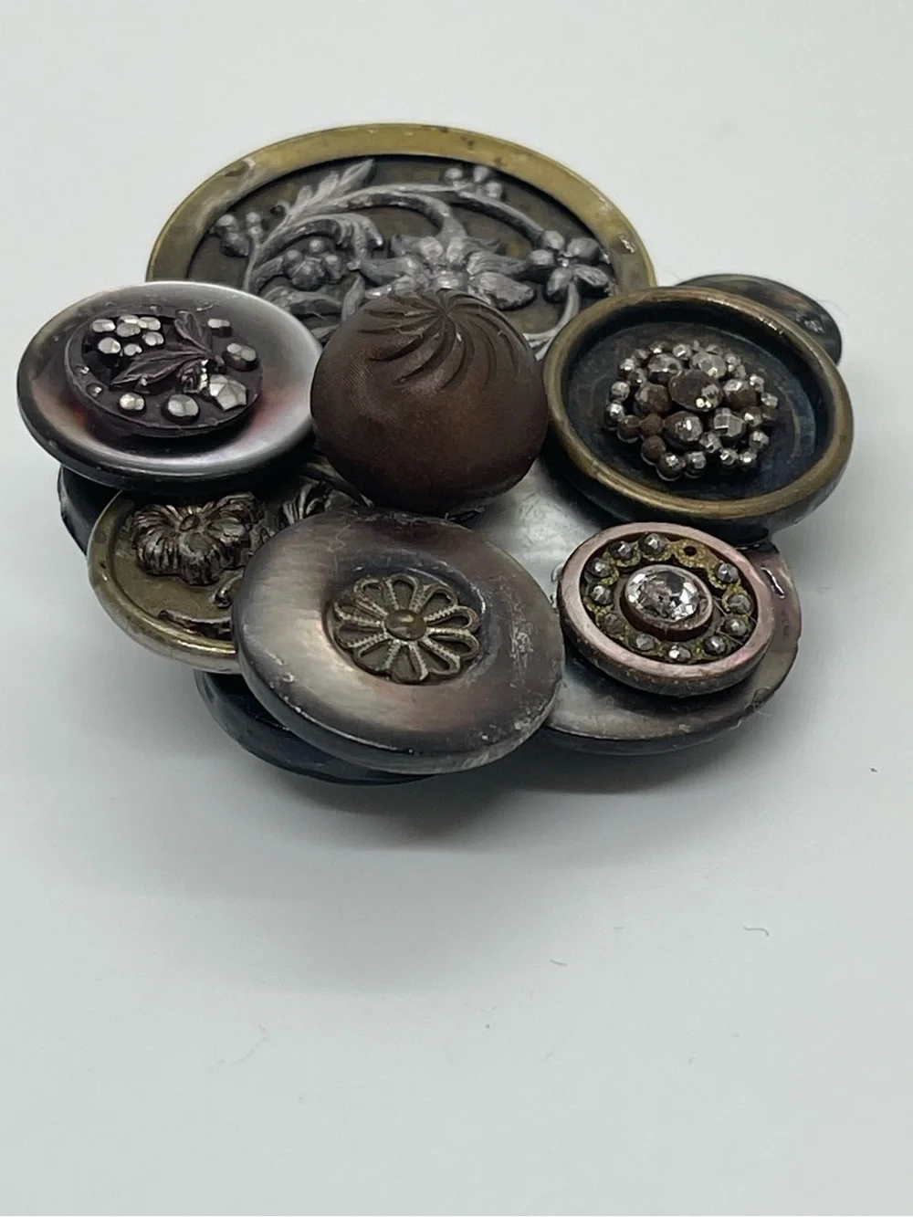 Hand Crafted Antique Buttons Silver Bronze Gold Metal Brooch NWT